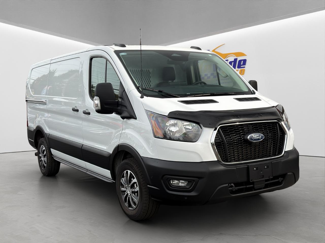 Ford Transit 150 Van Low Roof w/Sliding Pass. 130-in. WB 2026