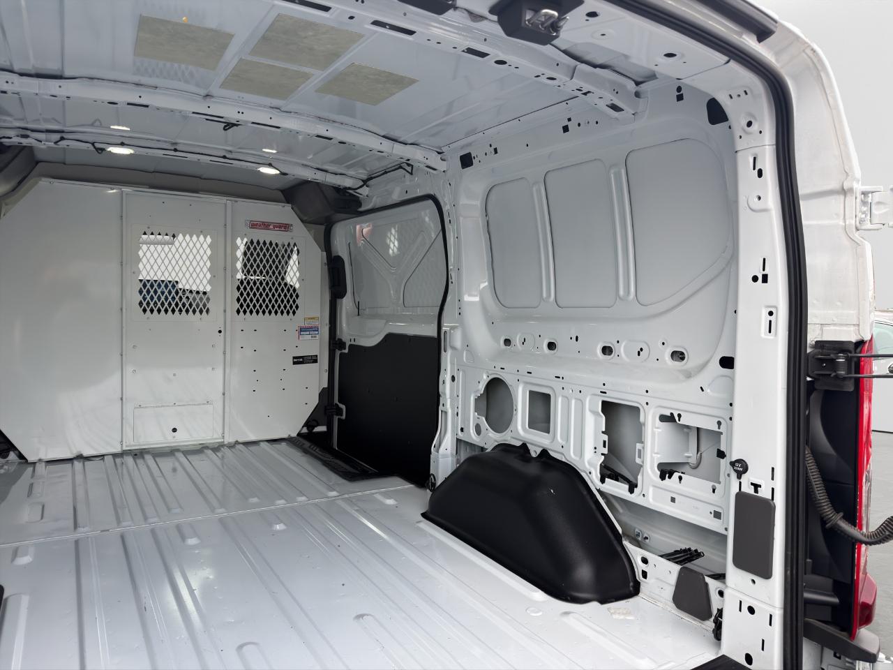 Ford Transit 150 Van Low Roof w/Sliding Pass. 130-in. WB 2026