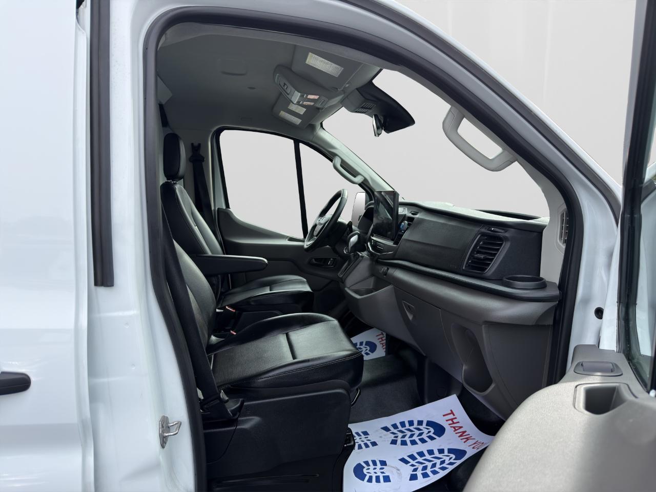 Ford Transit 150 Van Low Roof w/Sliding Pass. 130-in. WB 2026