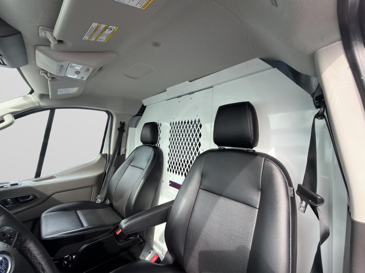 Ford Transit 150 Van Low Roof w/Sliding Pass. 130-in. WB 2026