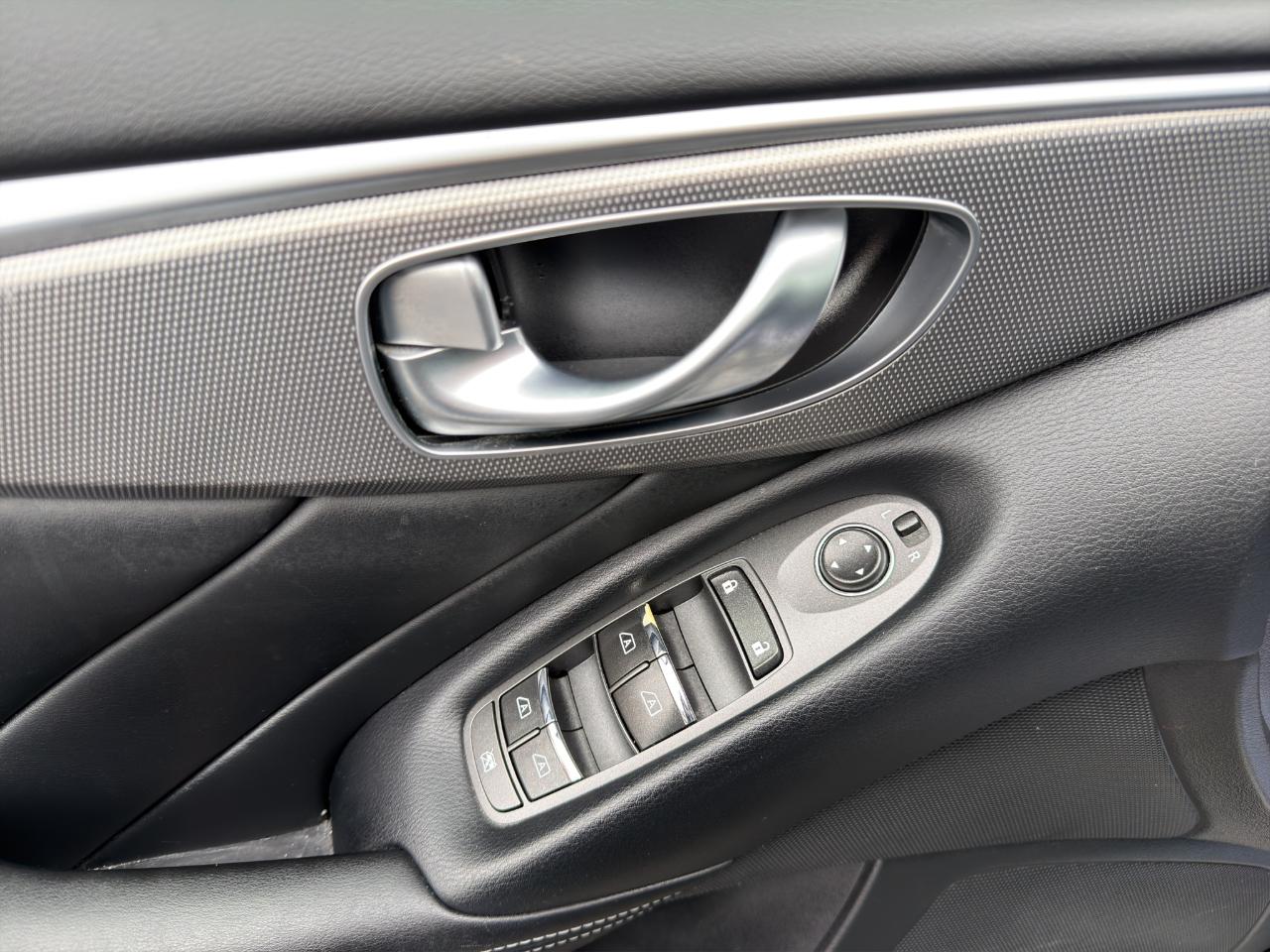 Infiniti Q50 Premium AWD 2015