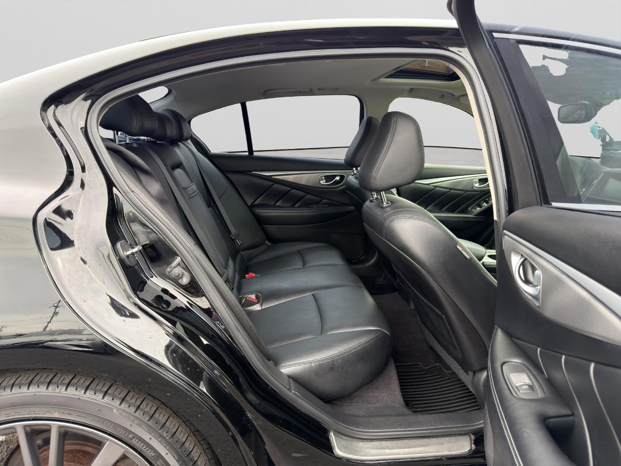 Infiniti Q50 Premium AWD 2015