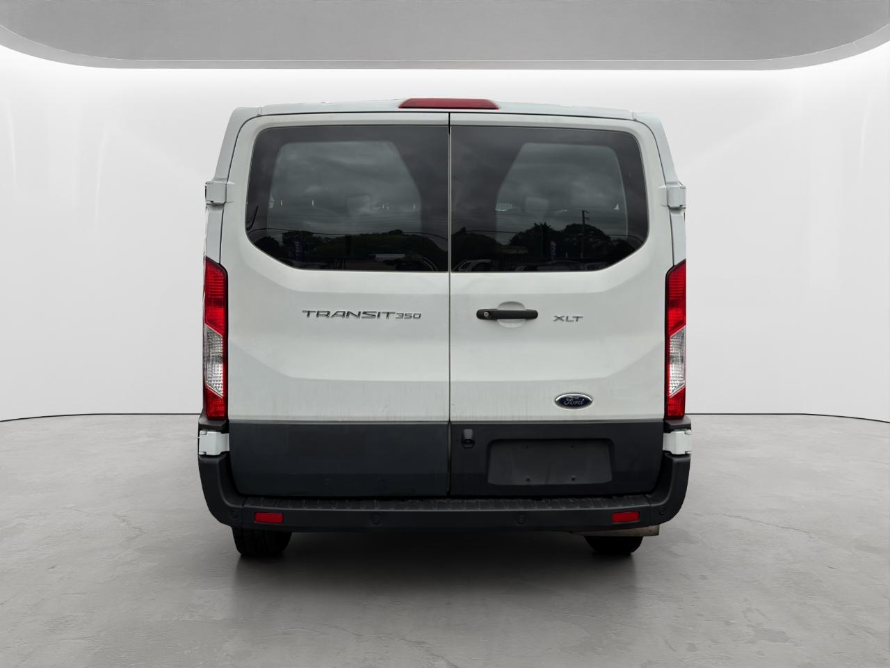 Ford Transit 350 Wagon Low Roof XL w/Sliding Pass. 148-in. WB 2023