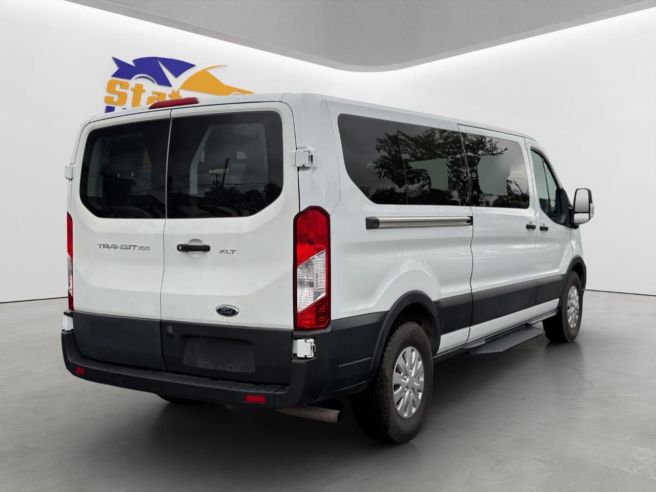 Ford Transit 350 Wagon Low Roof XL w/Sliding Pass. 148-in. WB 2023