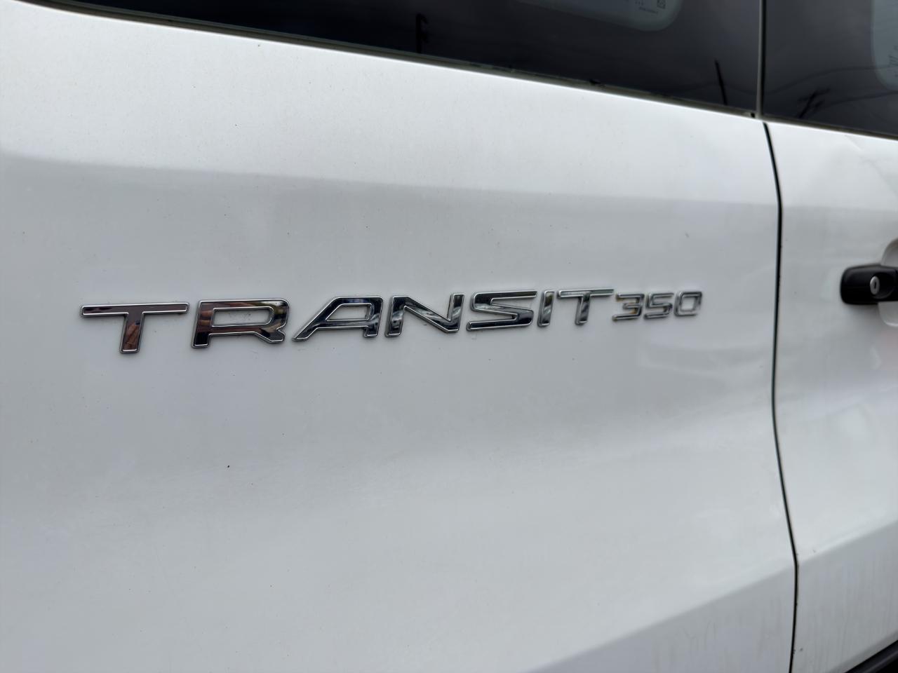 Ford Transit 350 Wagon Low Roof XL w/Sliding Pass. 148-in. WB 2023
