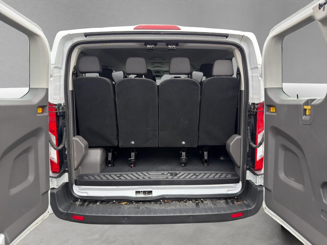Ford Transit 350 Wagon Low Roof XL w/Sliding Pass. 148-in. WB 2023