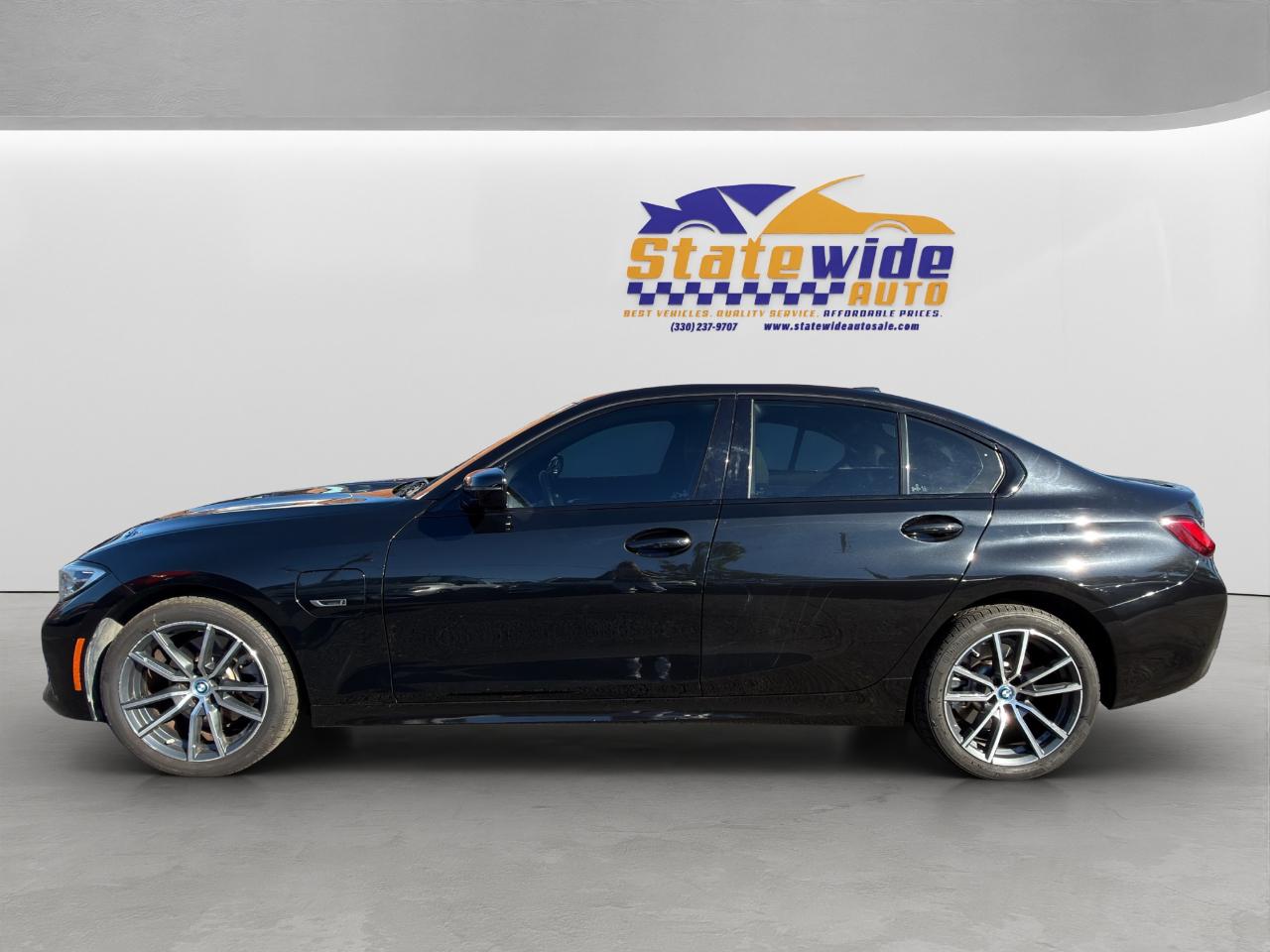 BMW 3-Series 330e 2022