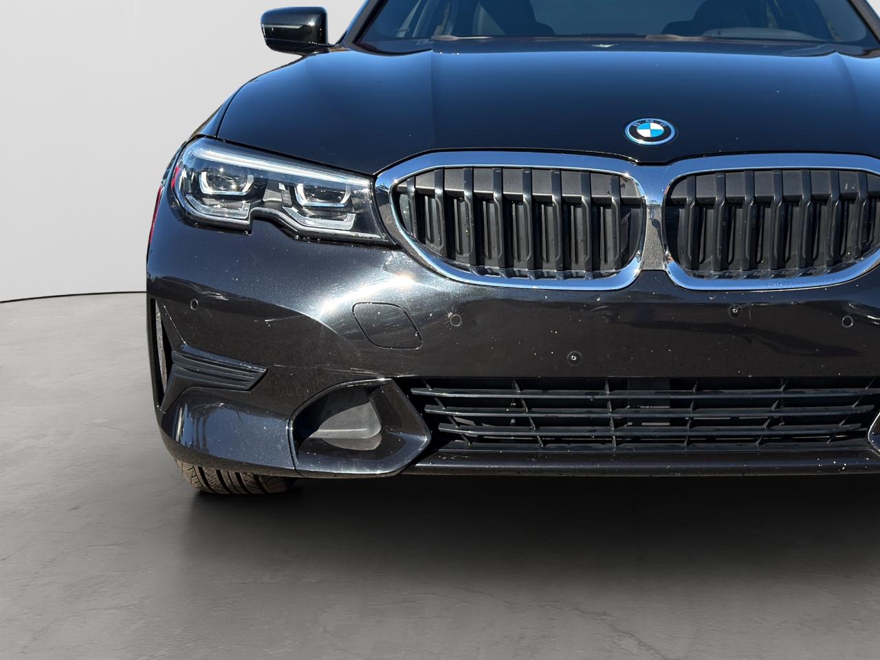 BMW 3-Series 330e 2022
