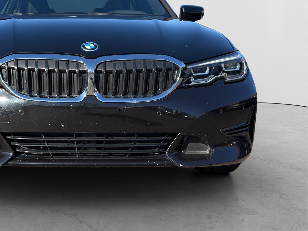BMW 3-Series 330e 2022