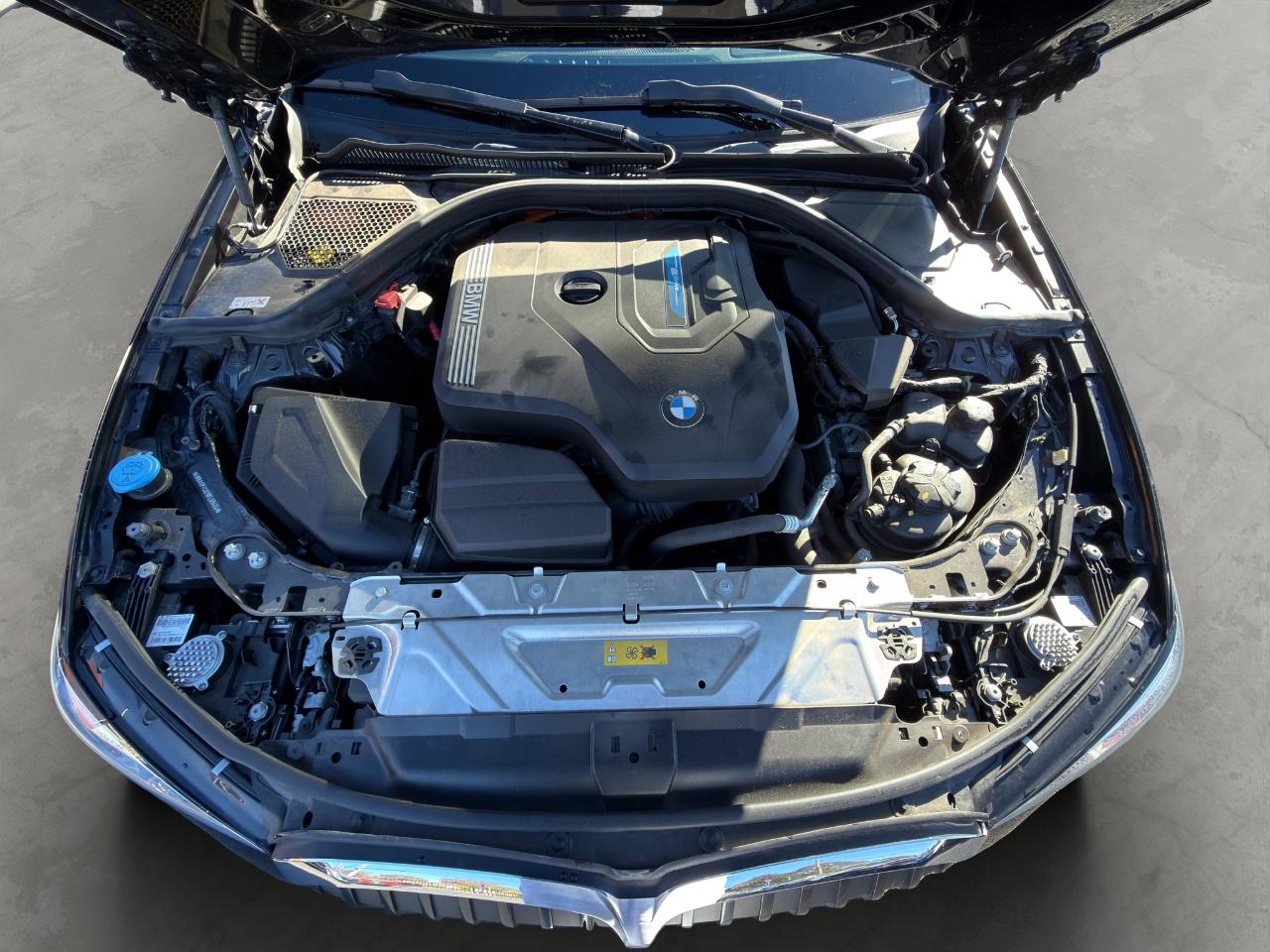 BMW 3-Series 330e 2022