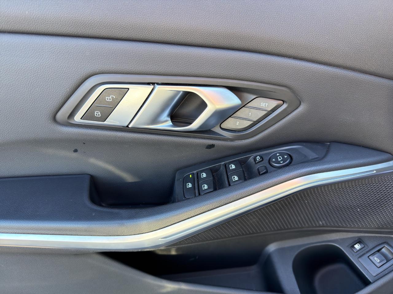 BMW 3-Series 330e 2022