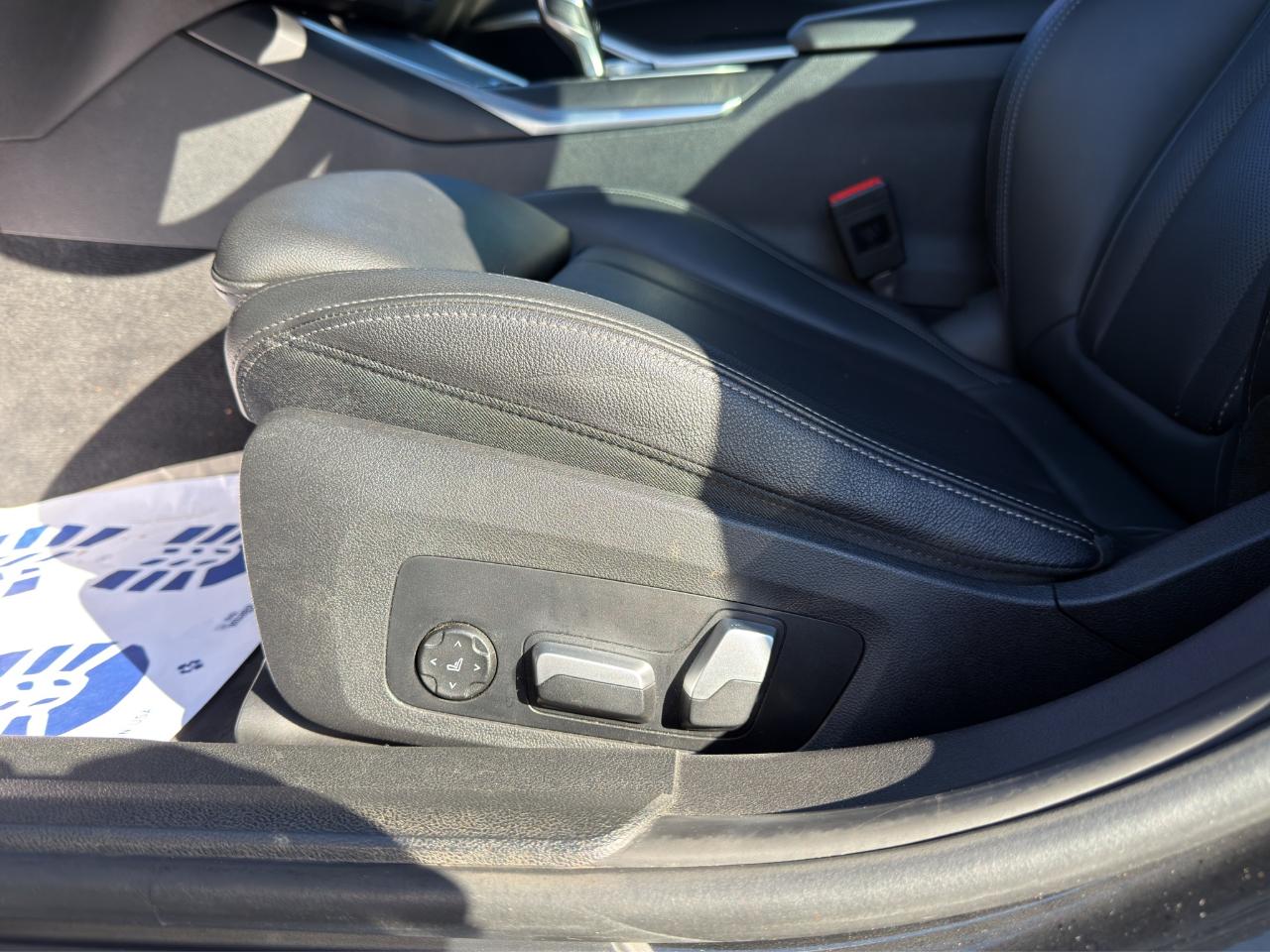 BMW 3-Series 330e 2022