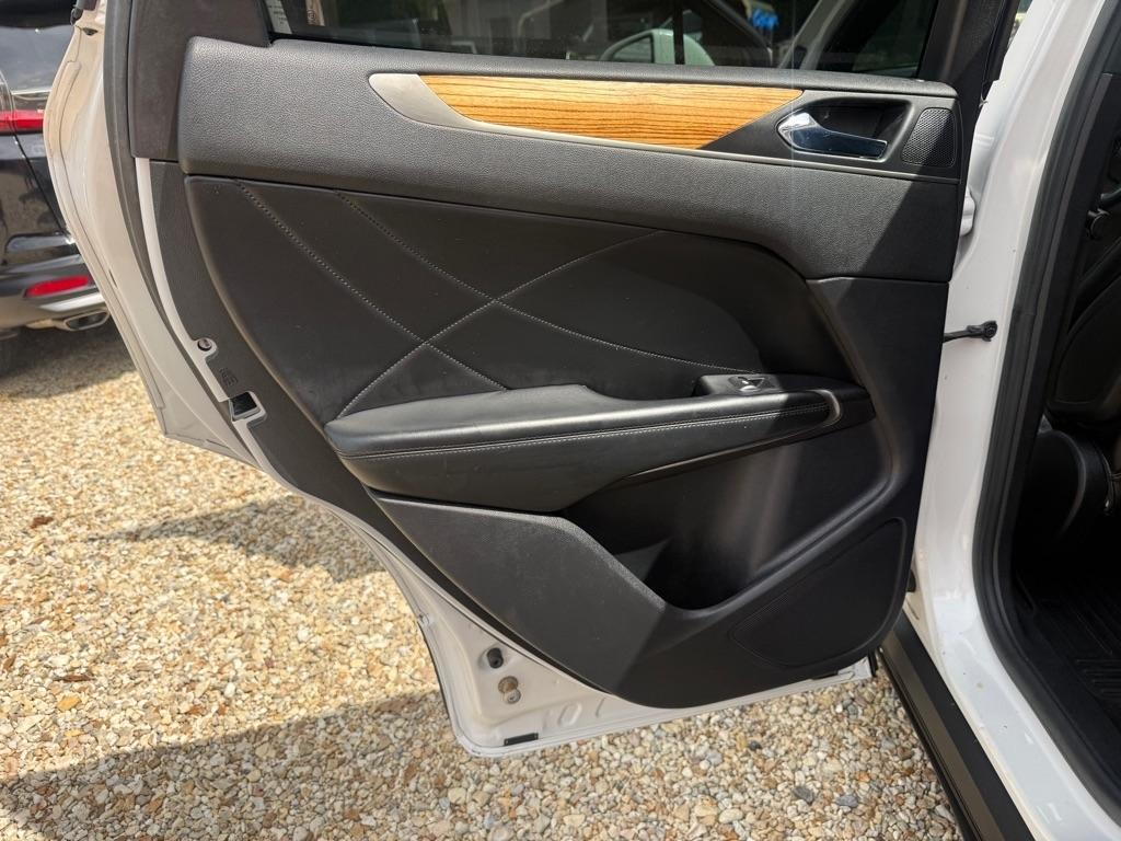 Lincoln MKC photo 21