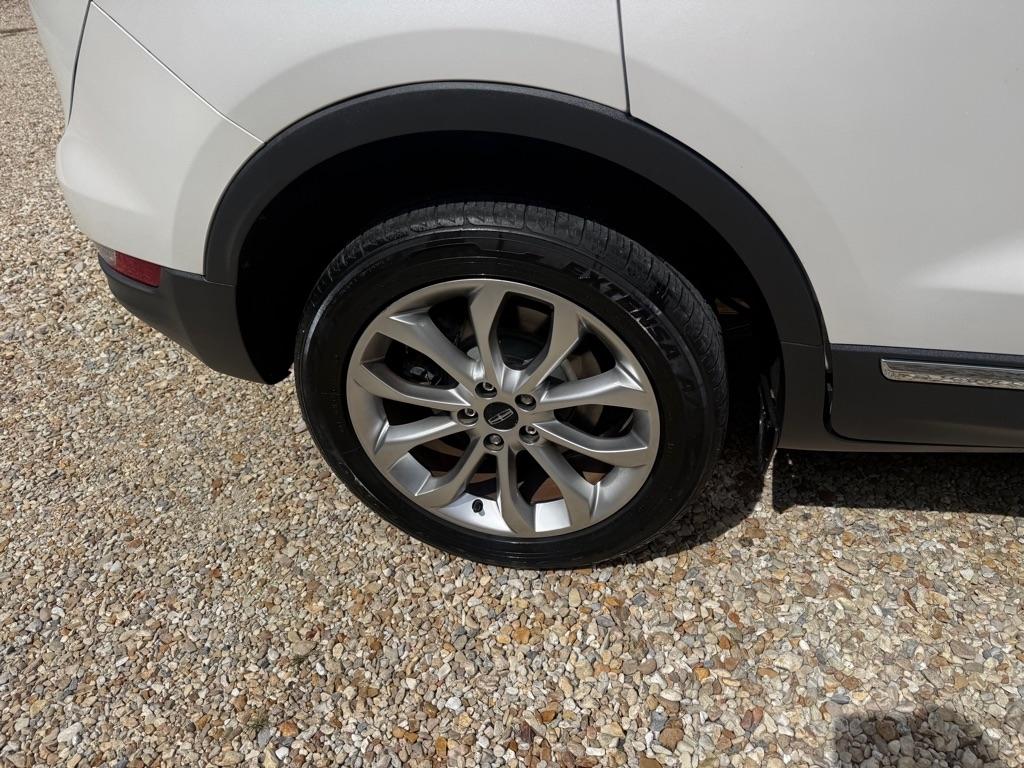 Lincoln MKC photo 25