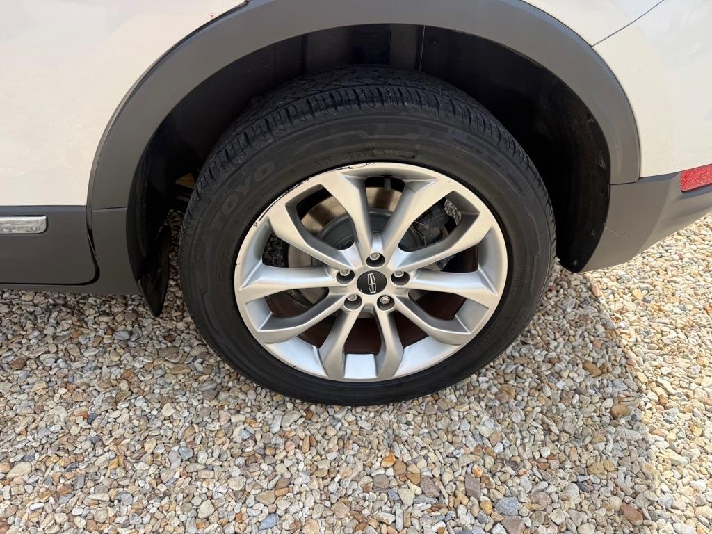 Lincoln MKC photo 28