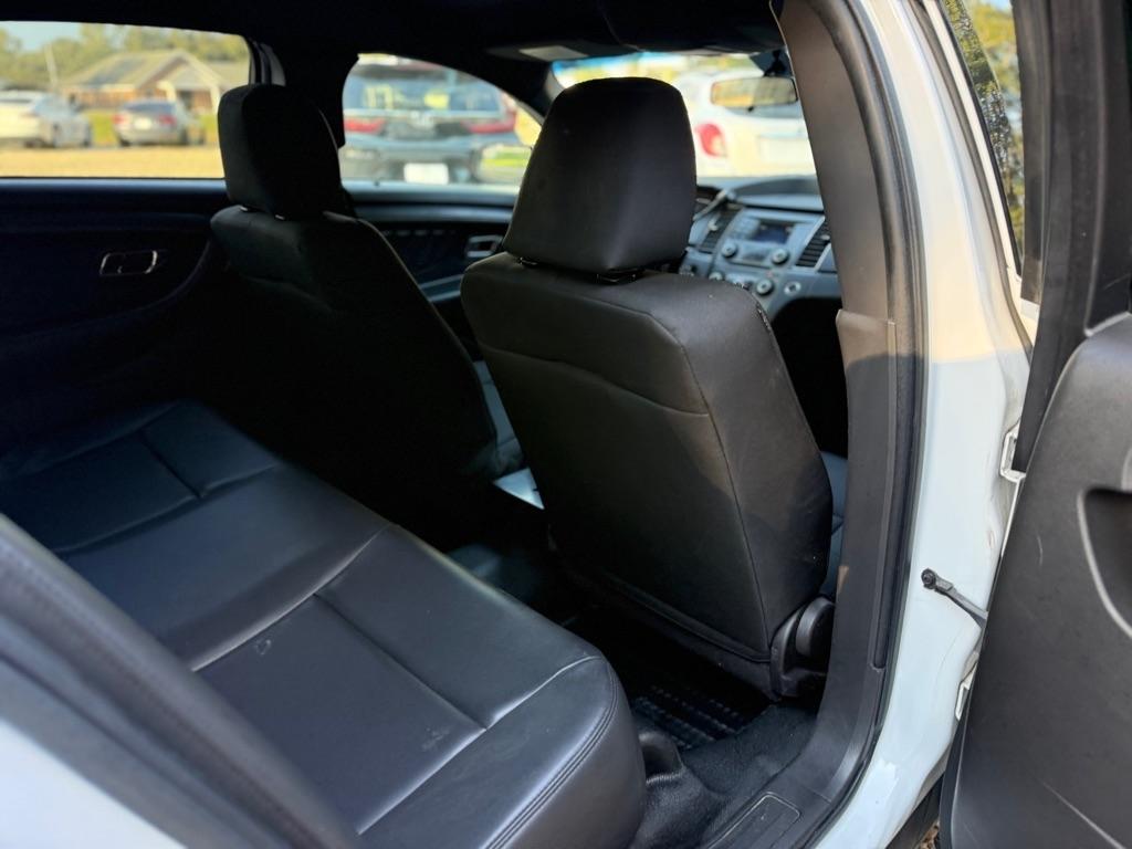 Ford Taurus photo 16