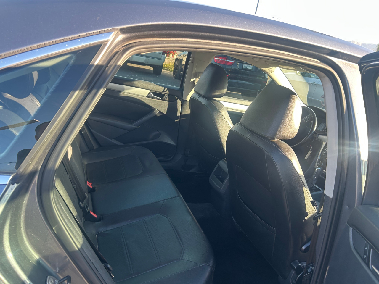 Volkswagen Passat 2.0L TDI SEL2 2012