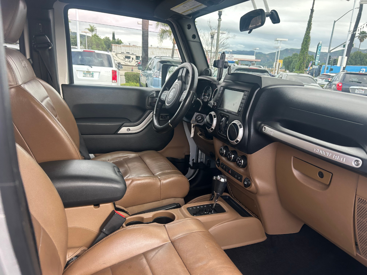 Jeep Wrangler Unlimited Sahara 4WD 2011