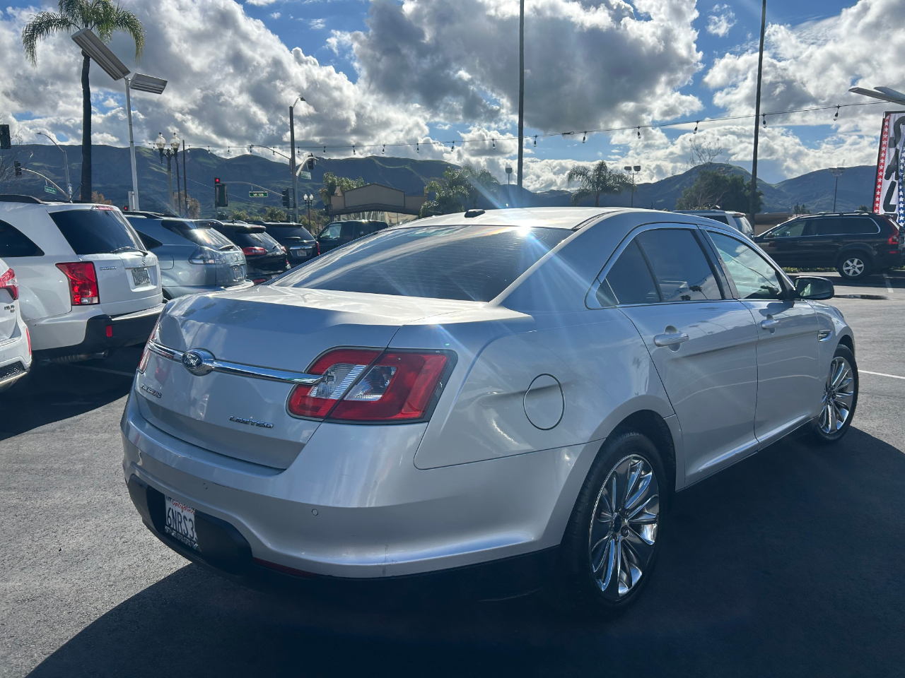 Ford Taurus Limited FWD 2011