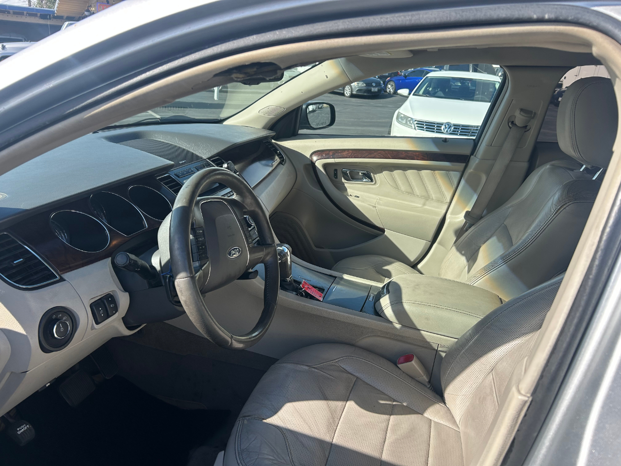 Ford Taurus Limited FWD 2011