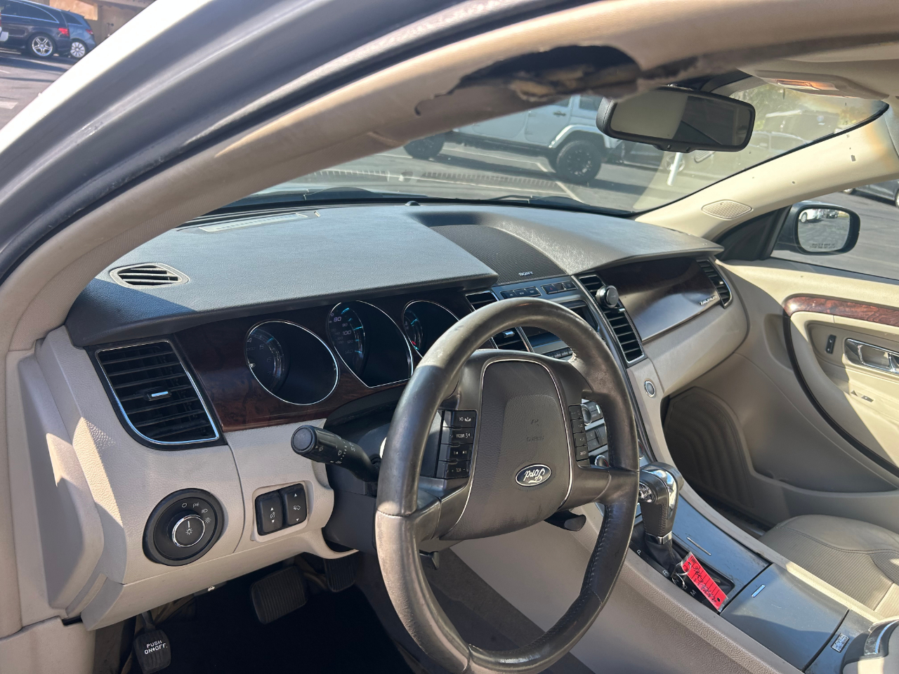 Ford Taurus Limited FWD 2011