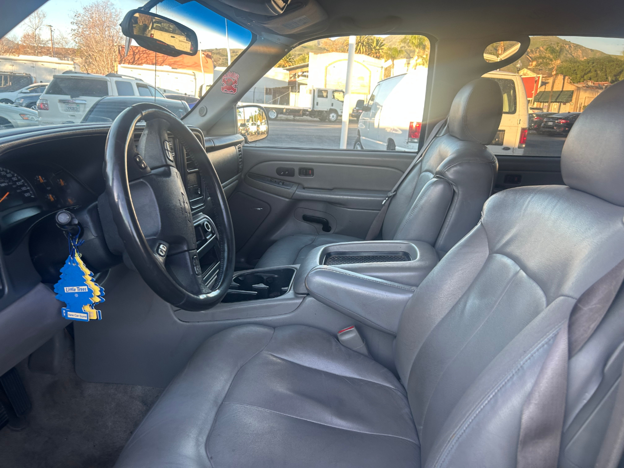 Chevrolet Suburban 1500 2WD 2004