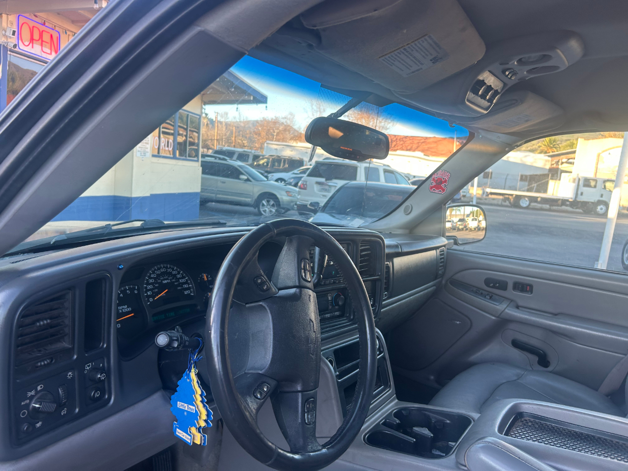 Chevrolet Suburban 1500 2WD 2004