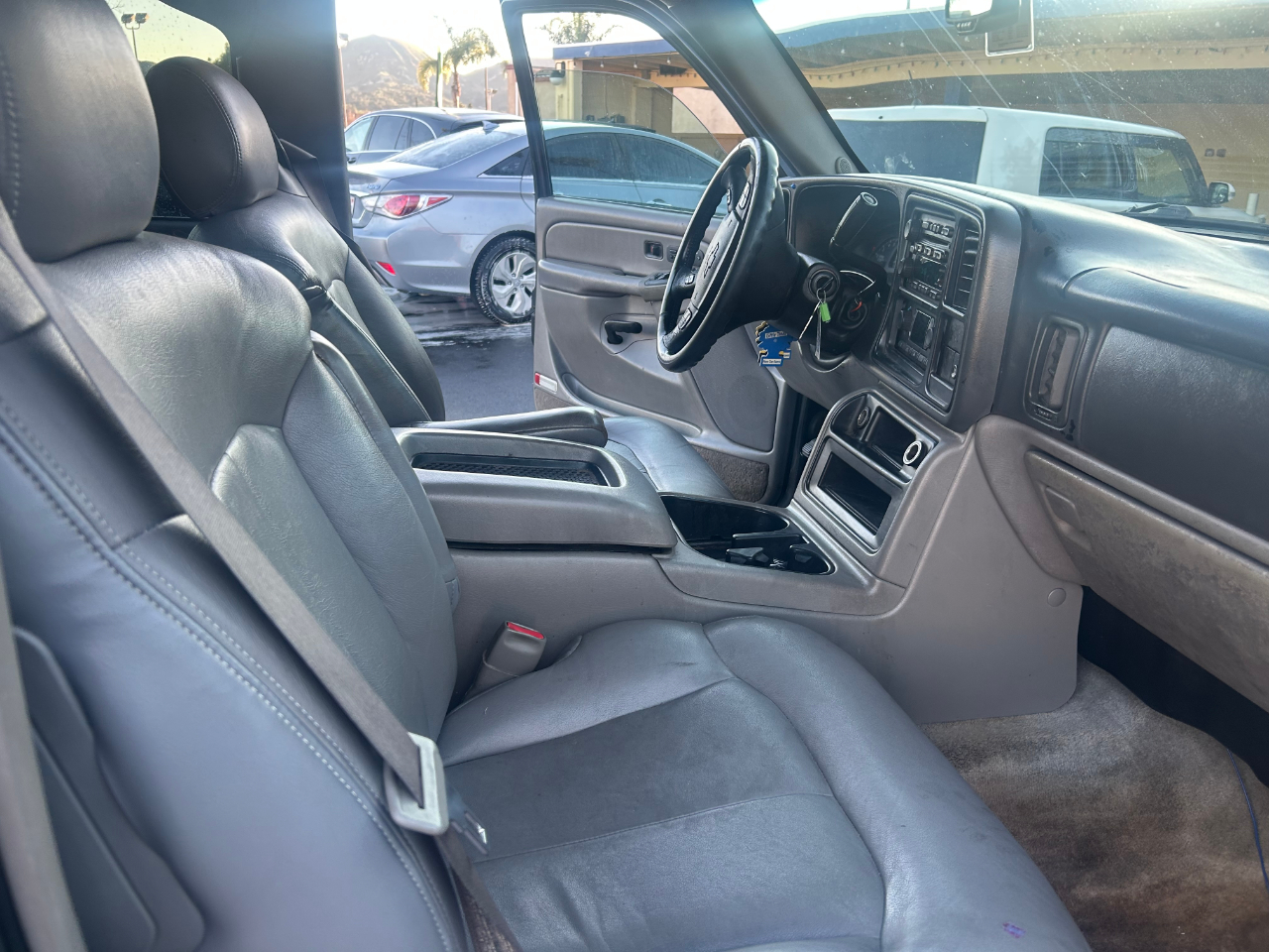 Chevrolet Suburban 1500 2WD 2004