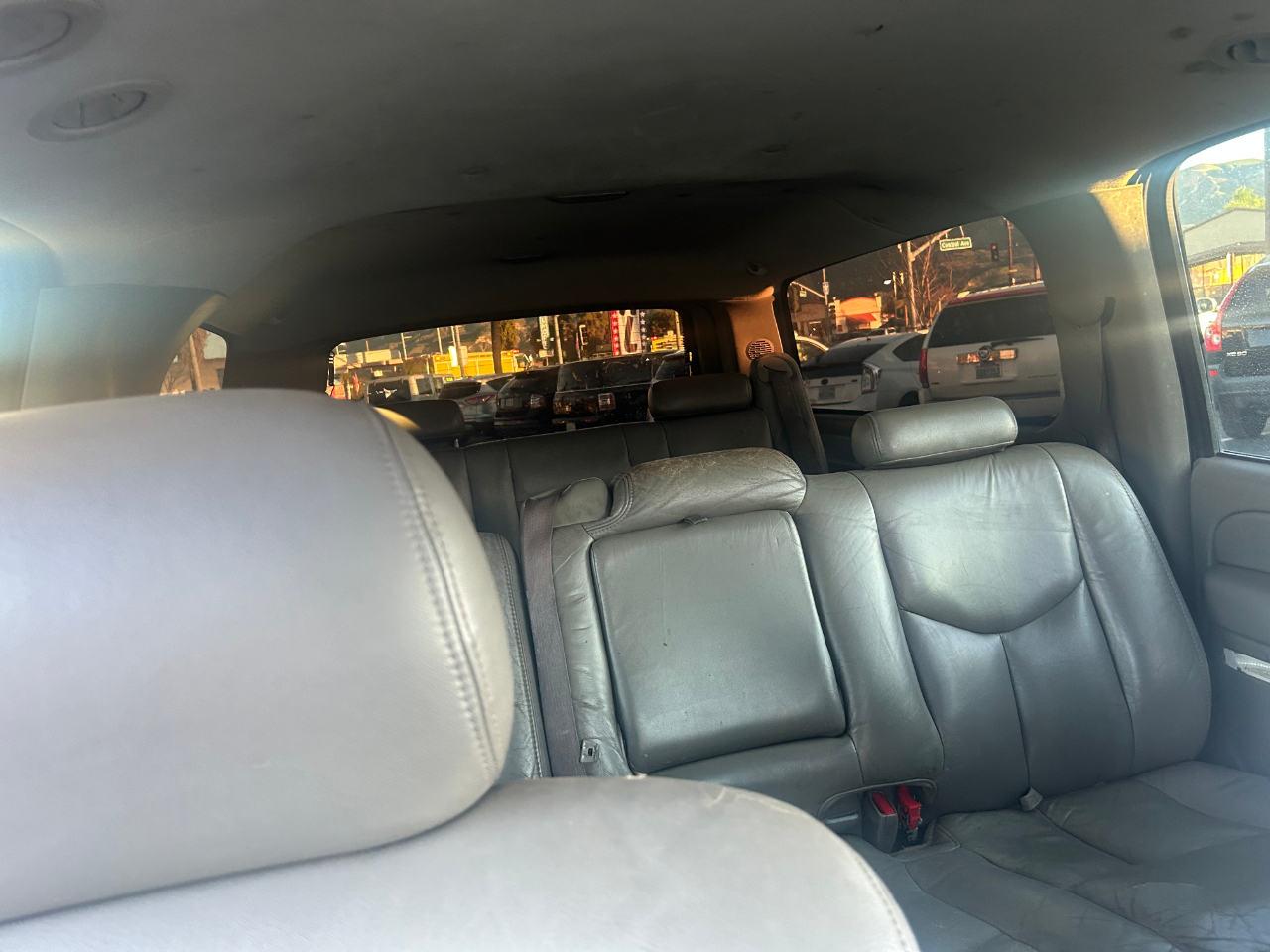 Chevrolet Suburban 1500 2WD 2004