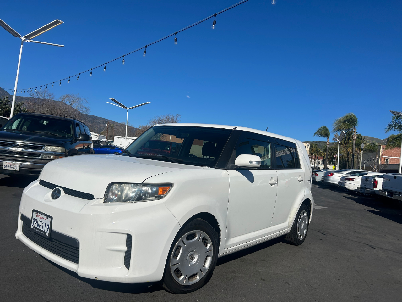 Scion xB 5-Door Wagon 5-Spd MT 2012