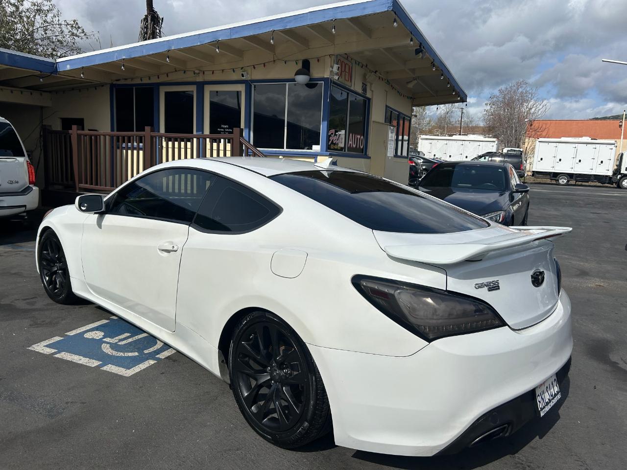 Hyundai Genesis Coupe 2.0T Auto 2013