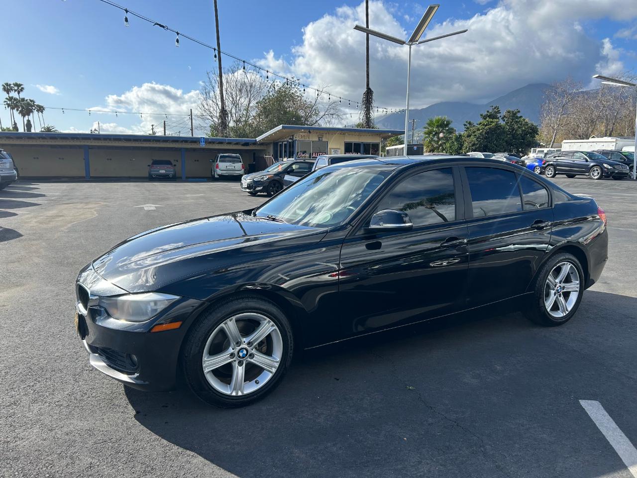 BMW 3-Series 328i Sedan 2012