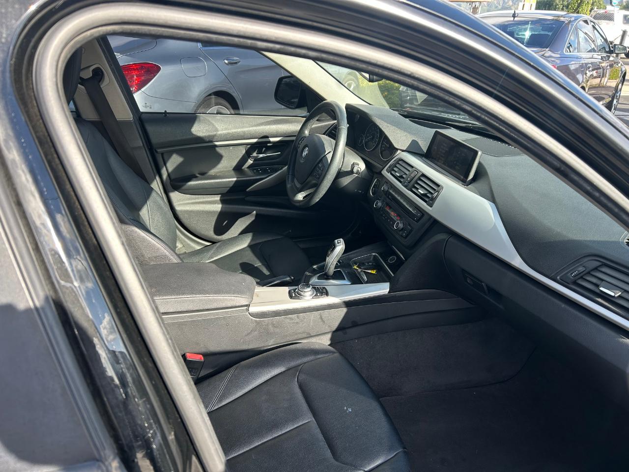 BMW 3-Series 328i Sedan 2012