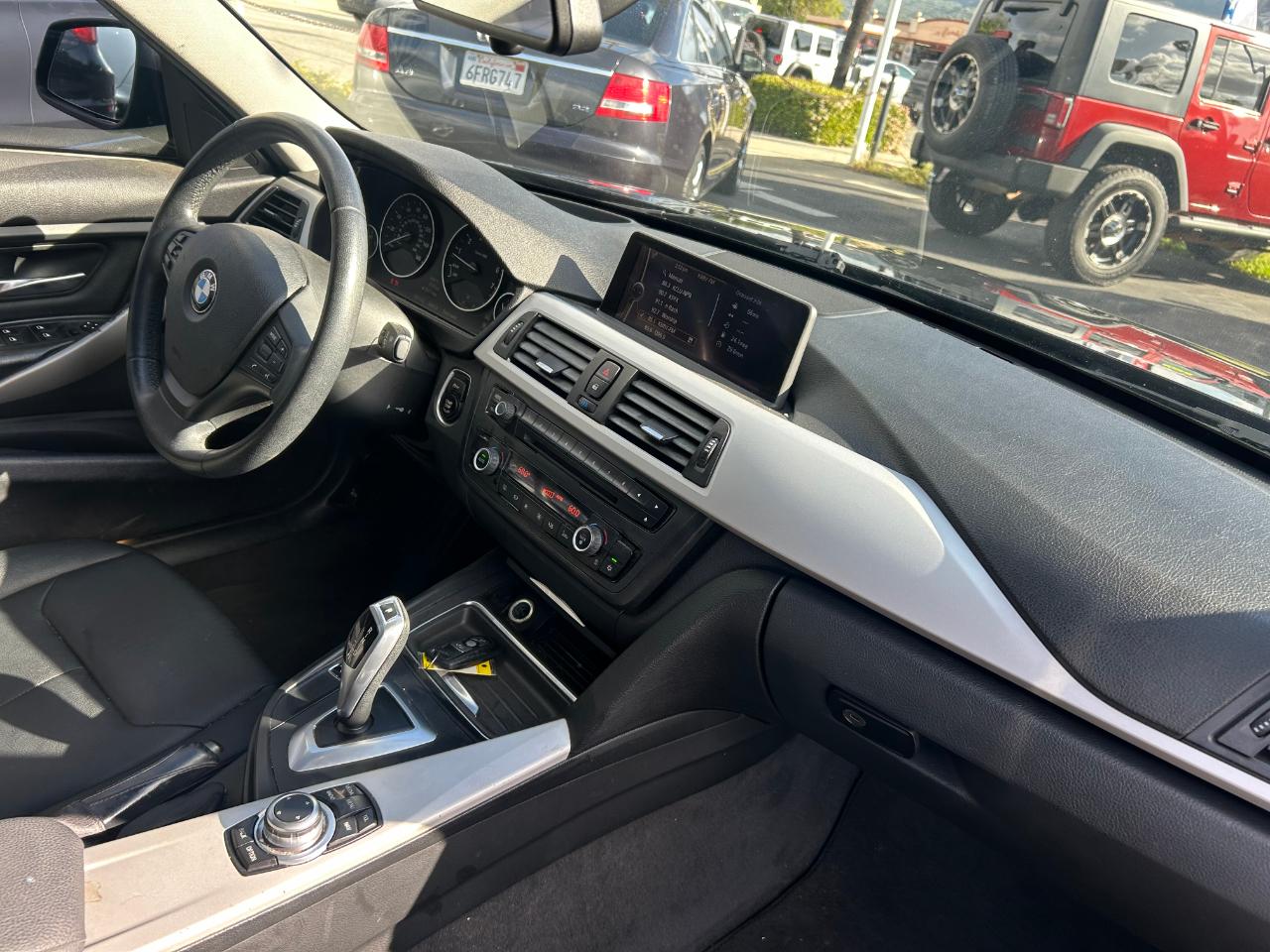 BMW 3-Series 328i Sedan 2012