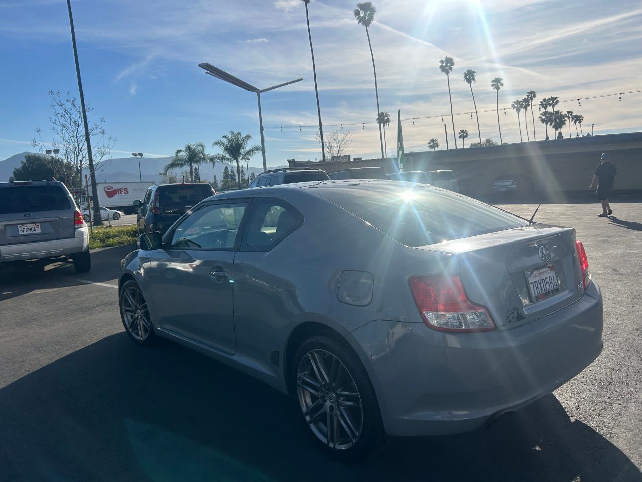 Scion tC Sports Coupe 6-Spd AT 2013