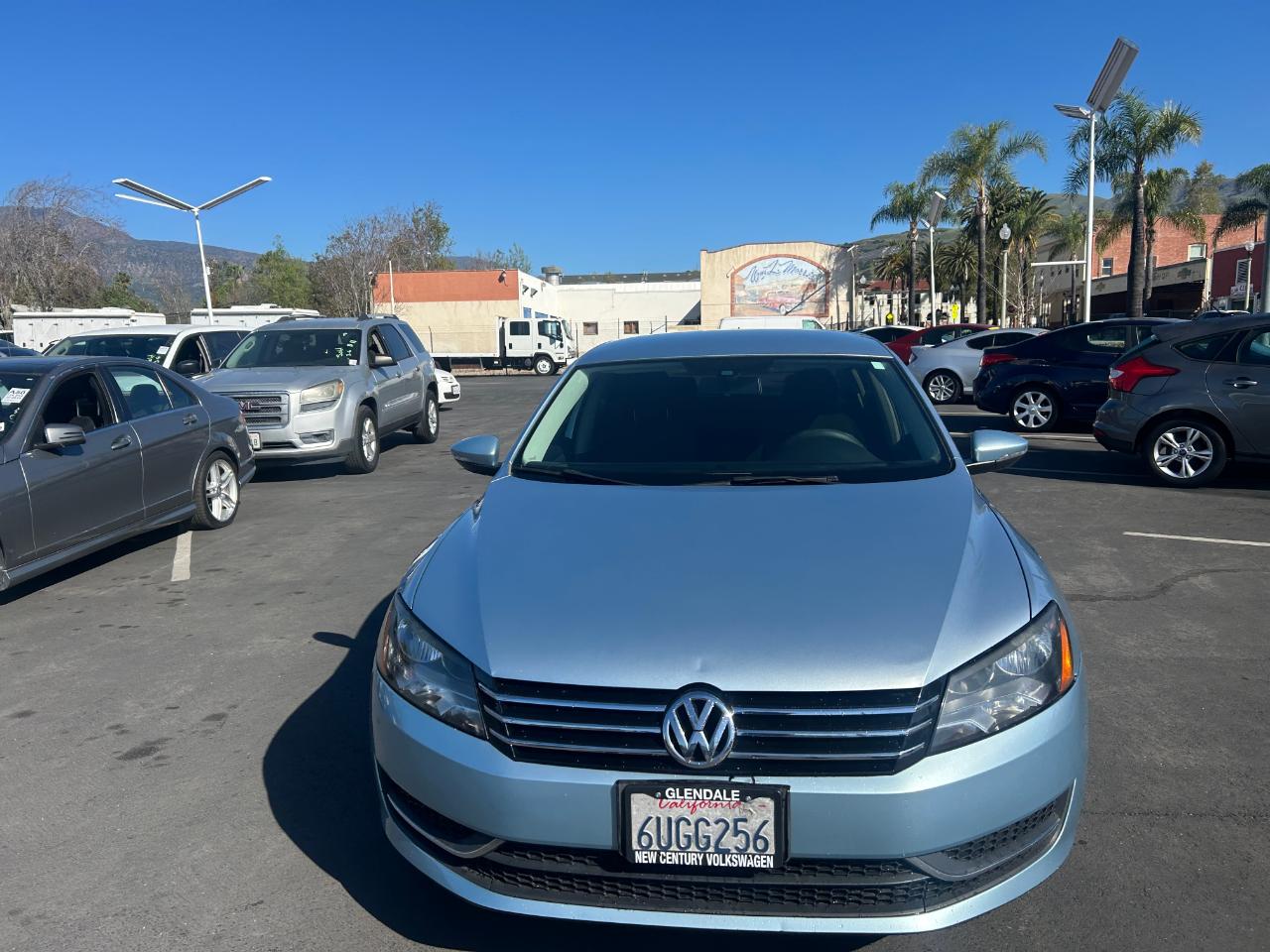 Volkswagen Passat 2.5L S W/Appearance 2012