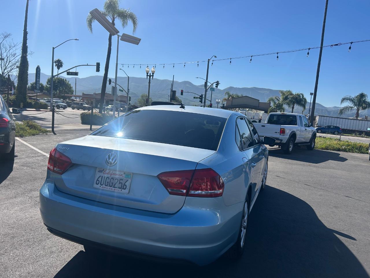 Volkswagen Passat 2.5L S W/Appearance 2012