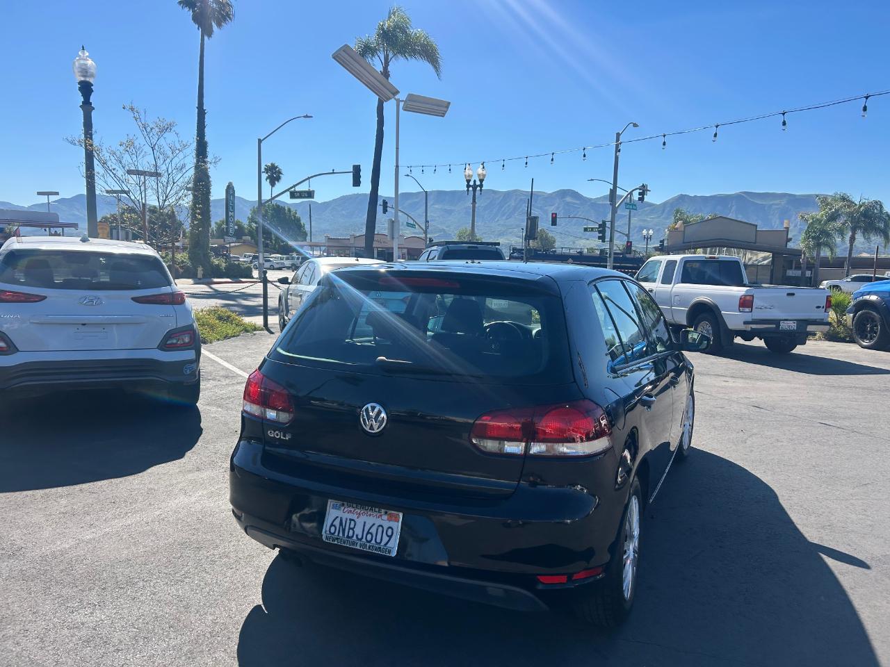 Volkswagen Golf 2.5L 4-Door PZEV 2010