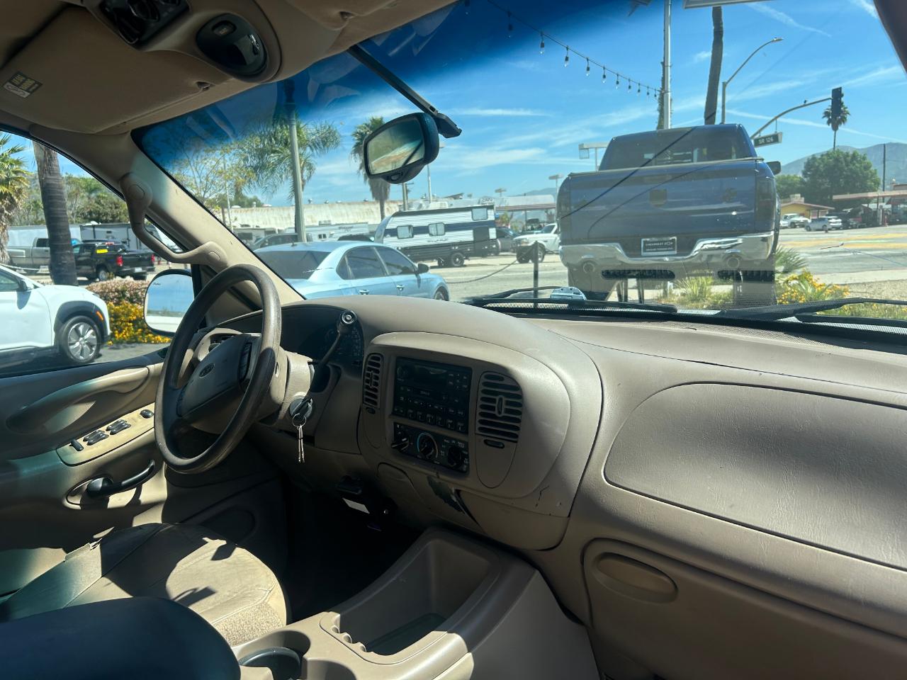 Ford Expedition XLT 2WD 2001