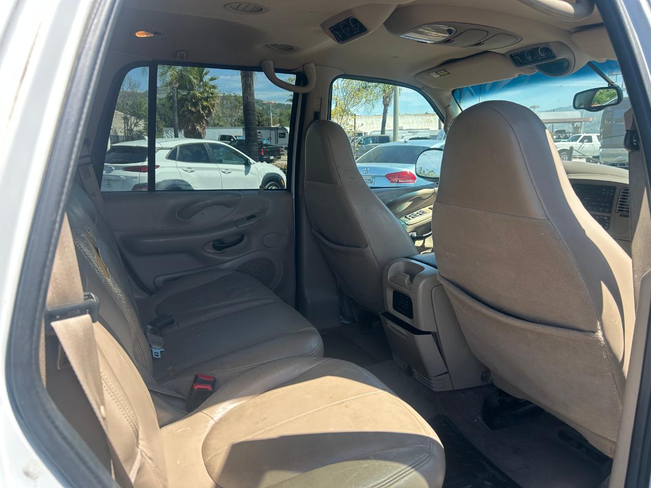 Ford Expedition XLT 2WD 2001