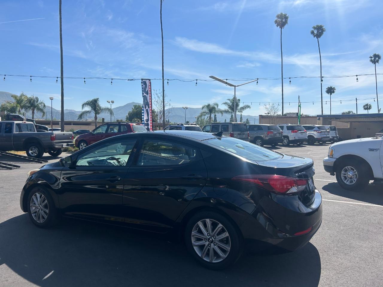 Hyundai Elantra SE 6AT 2016