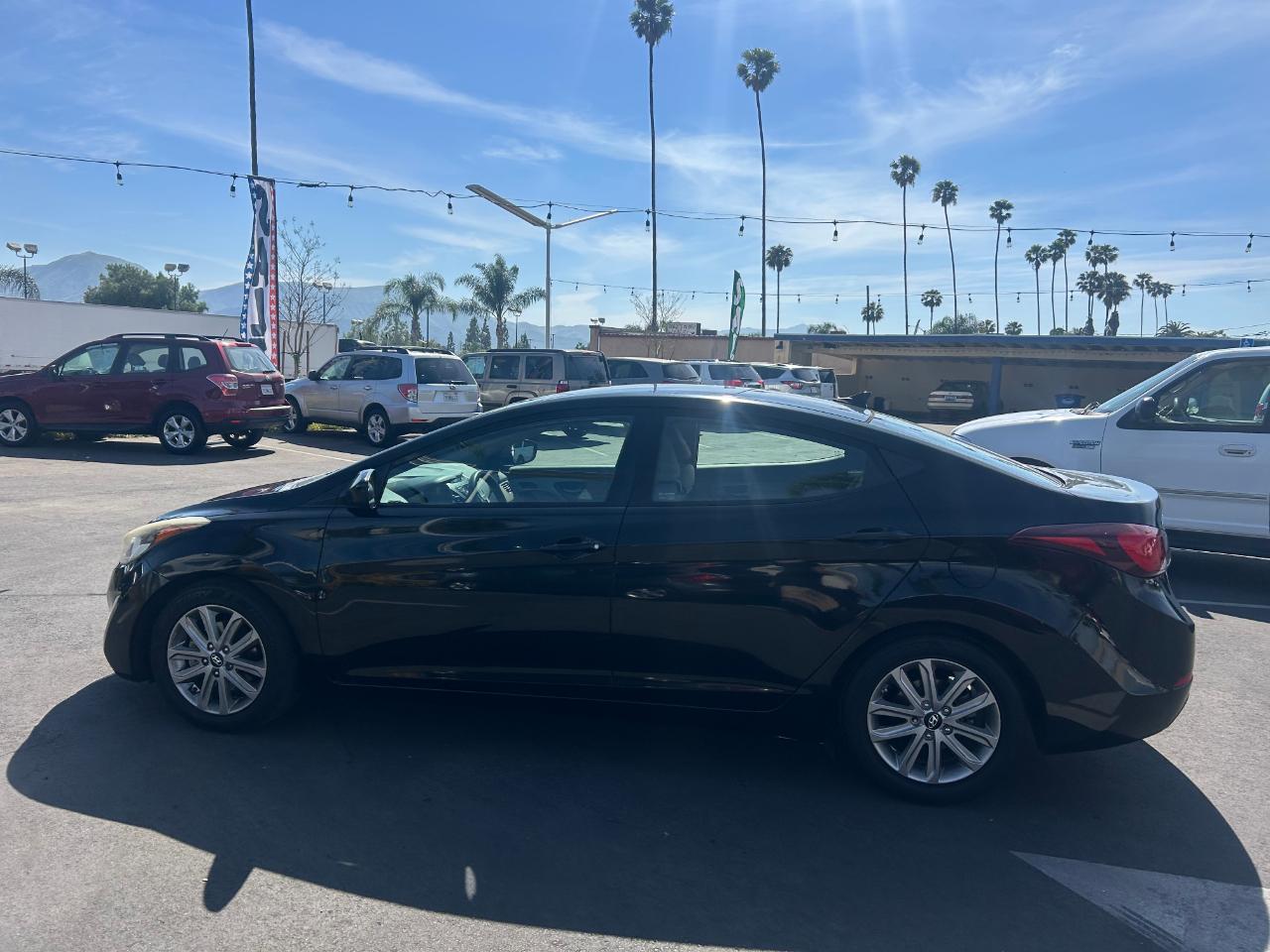 Hyundai Elantra SE 6AT 2016