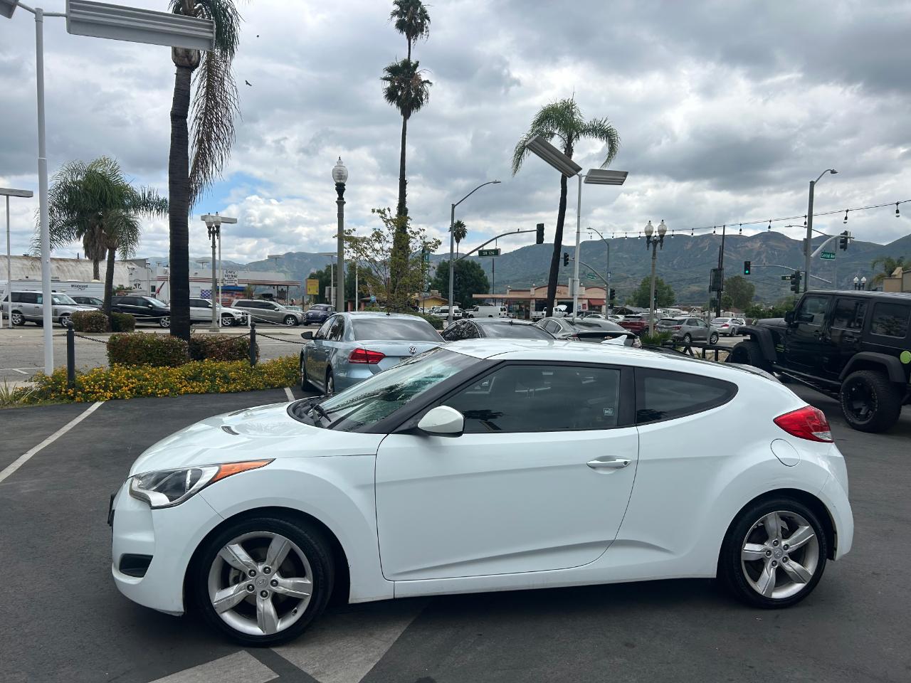 Hyundai Veloster Base 6MT 2015