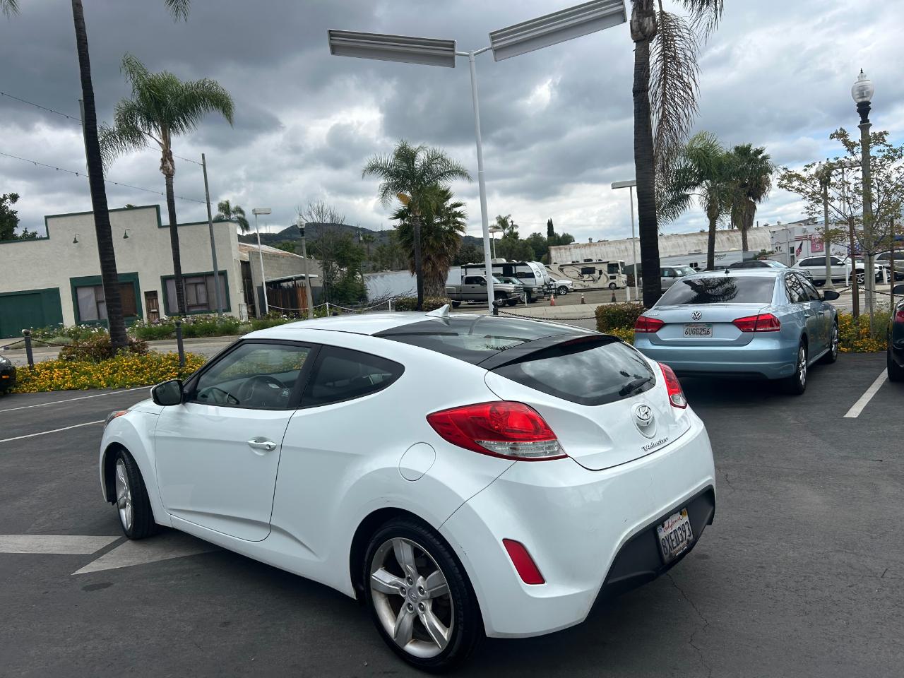Hyundai Veloster Base 6MT 2015