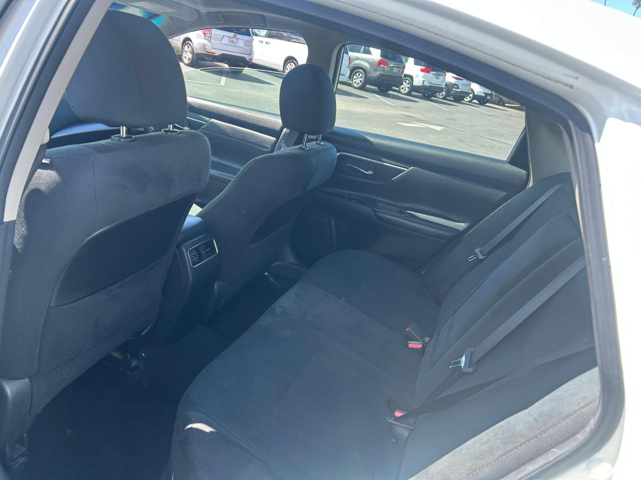 Nissan Altima 4dr Sdn I4 2.5 SV 2015