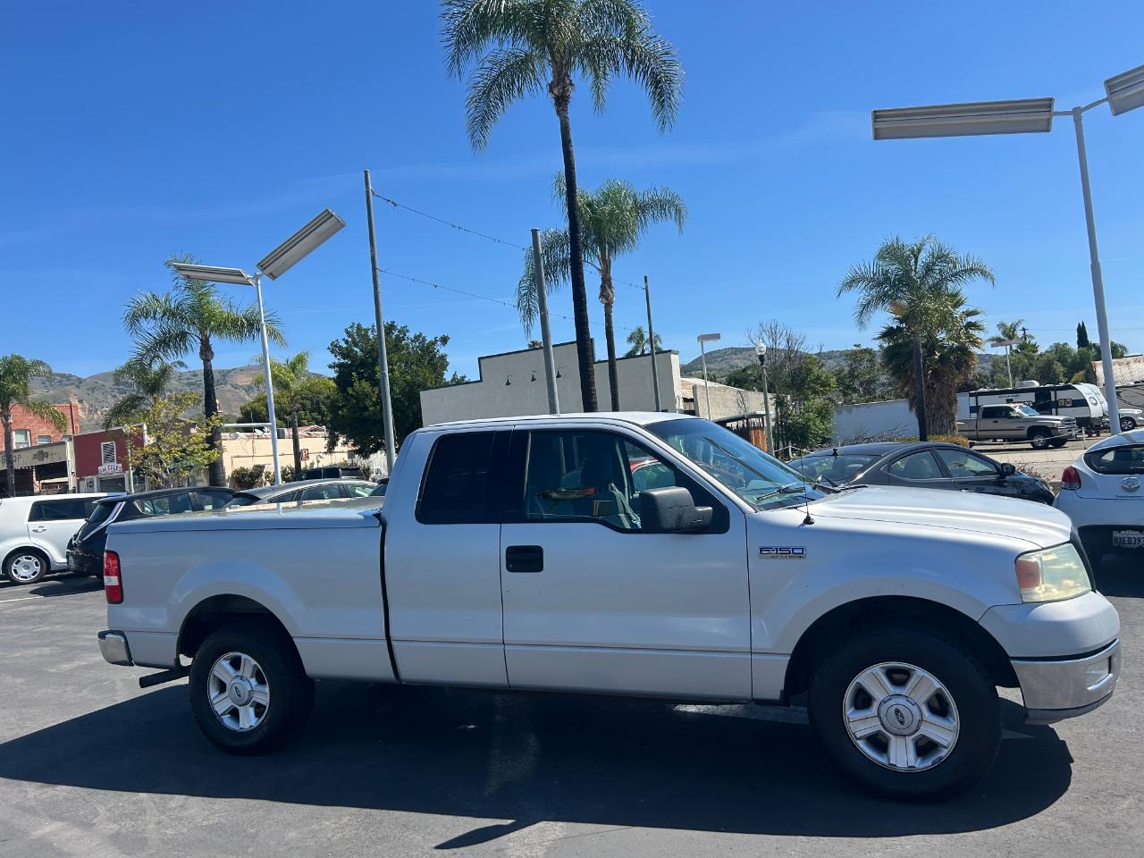 Ford F-150 Supercab 145" Lariat 2004