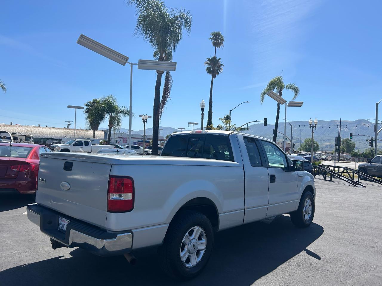 Ford F-150 Supercab 145" Lariat 2004
