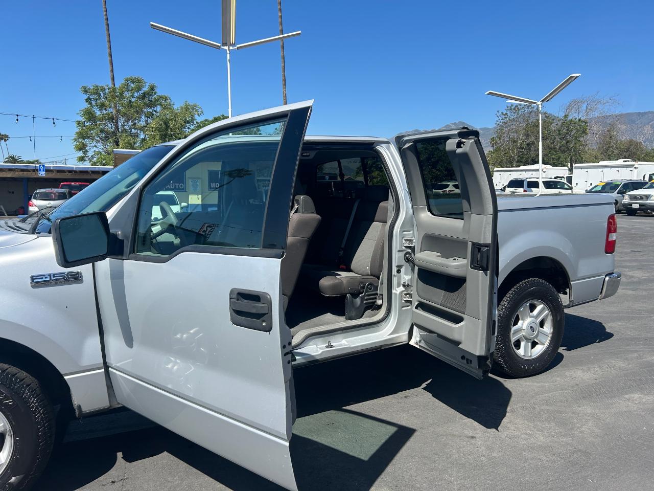 Ford F-150 Supercab 145" Lariat 2004