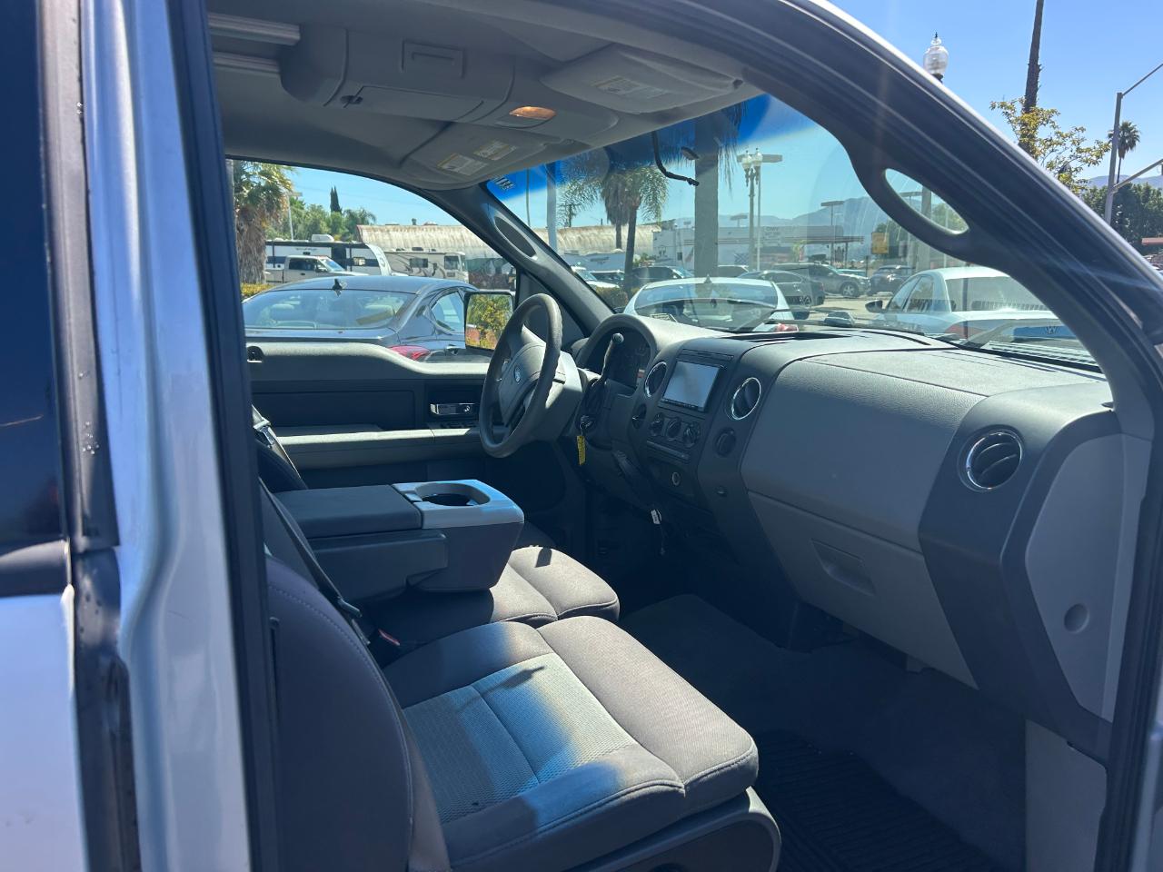 Ford F-150 Supercab 145" Lariat 2004