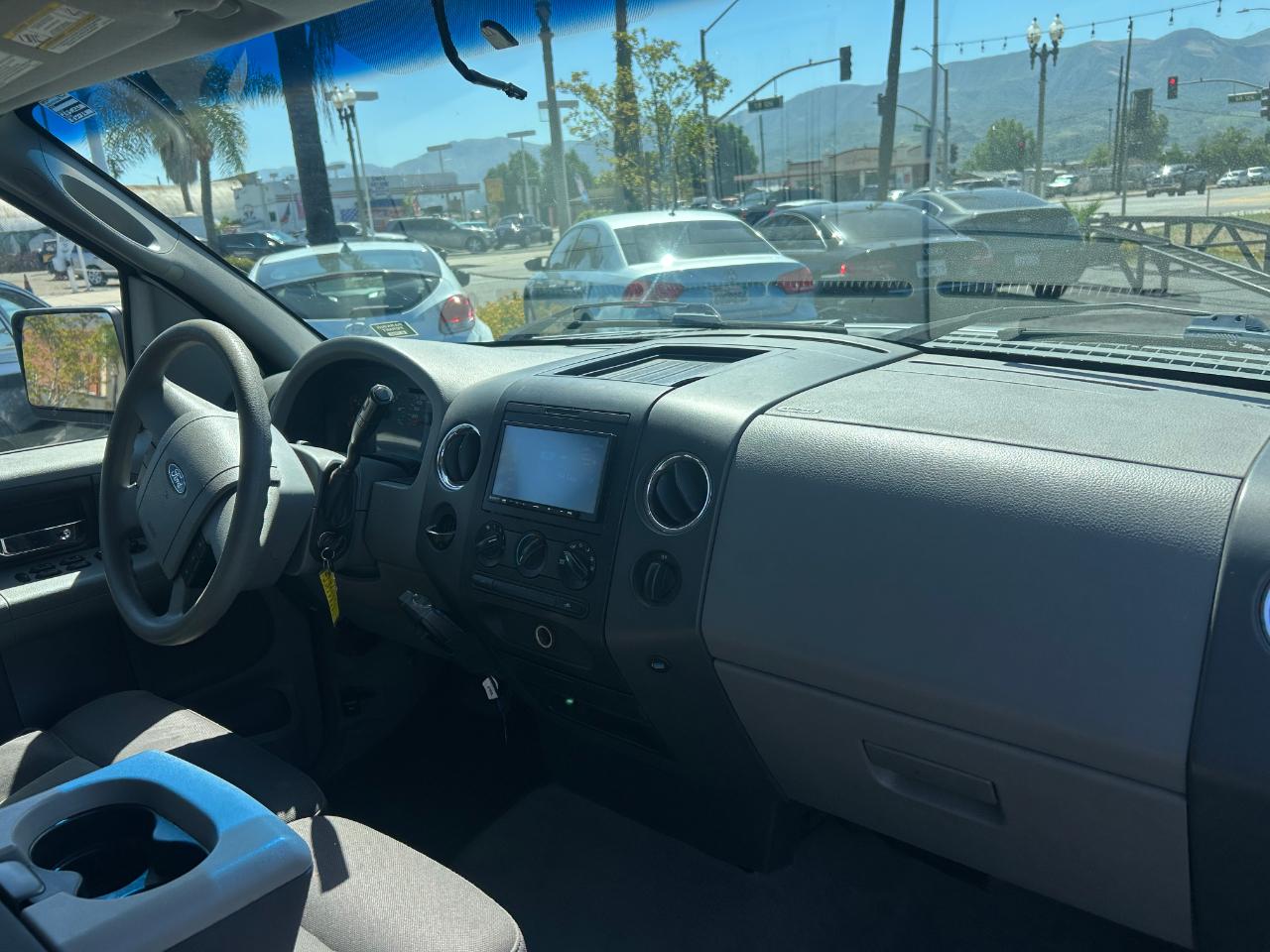 Ford F-150 Supercab 145" Lariat 2004